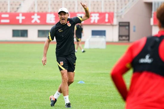 罗马半场2-0领先谢里夫。